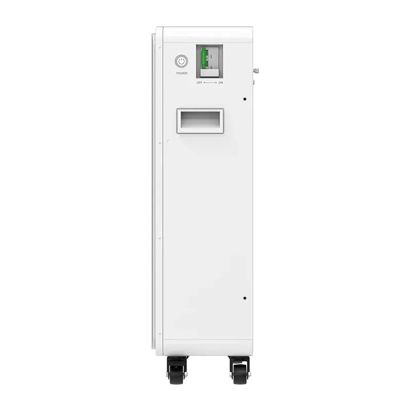 Felicity FLA48314-EU збоку: кнопка POWER, автомат OFF/ON, ручка-виїмка, коліщата знизу