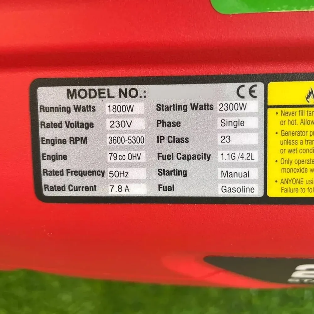 Табличка на корпусі генератора: 1800 W, 2300 W, 230 V, 7,8 A, 50 Hz, 79 cc, 4,2 L, ручний запуск, бензин