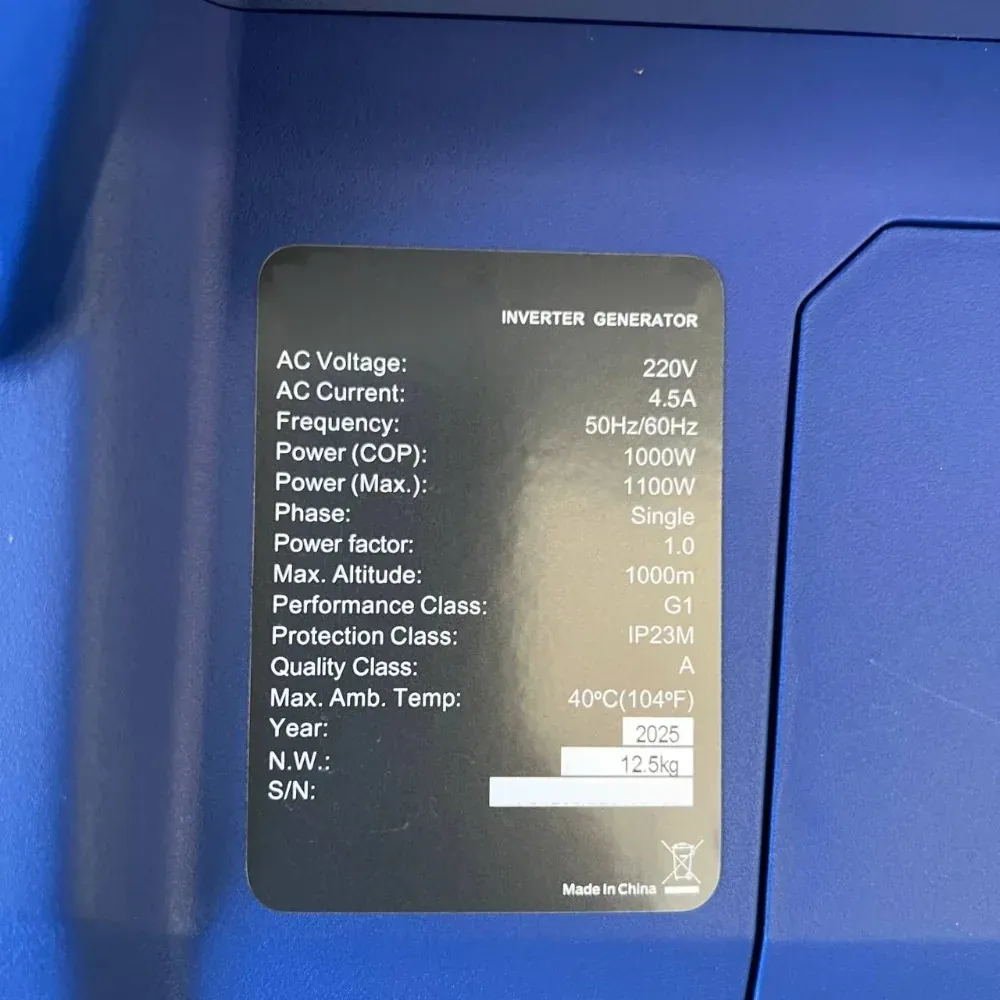 Шильдик на корпусі генератора: AC Voltage 220V, AC Current 4.5A, Frequency 50Hz/60Hz, Power (COP) 1000W, Power (Max.) 1100W, Phase Single, Protection Class IP23M, N.W. 12.5kg