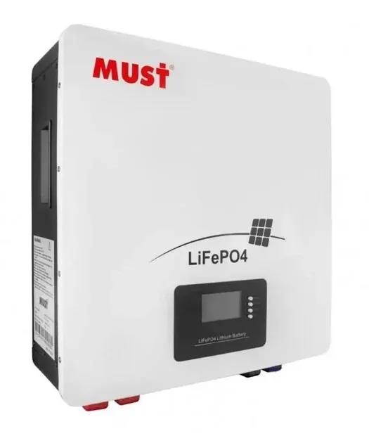 Акумулятор Must LP16-24100: білий настінний корпус із логотипом Must, написом LiFePO4 і екраном на передній панелі
